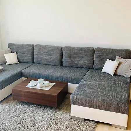 Apartamento českomoravská - O2 Arena *